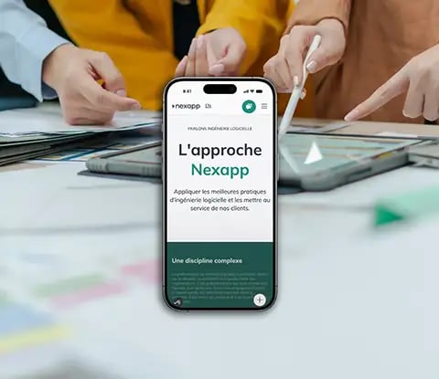 Vue du site web sur un écran de téléphone